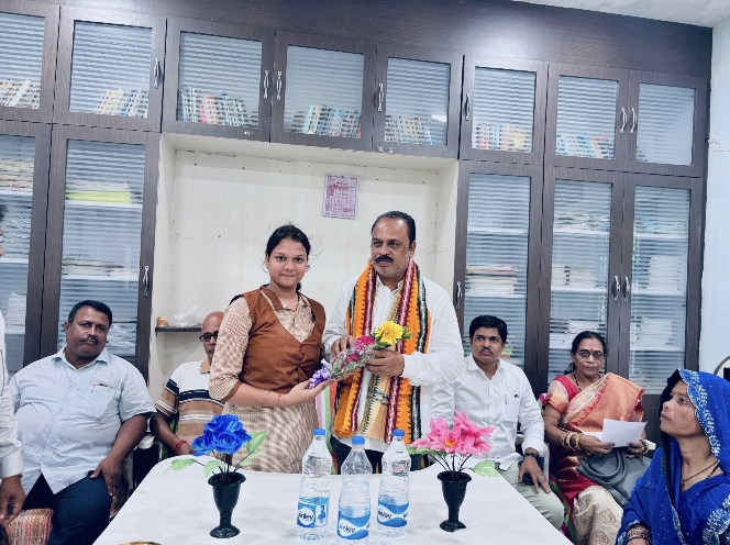 ସଦାନନ୍ଦ ତ୍ରିପାଠୀ ବିଦ୍ୟାପୀଠରେ ନୂତନ ପରିଚାଳନା କମିଟିକୁ ସ୍ୱାଗତ ସମ୍ବର୍ଦ୍ଧନ